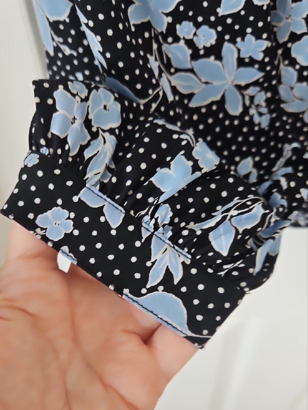 Veronica Beard SILK Black & Light Blue Floral Long-Sleeve Blouse - Picture 4 of 10